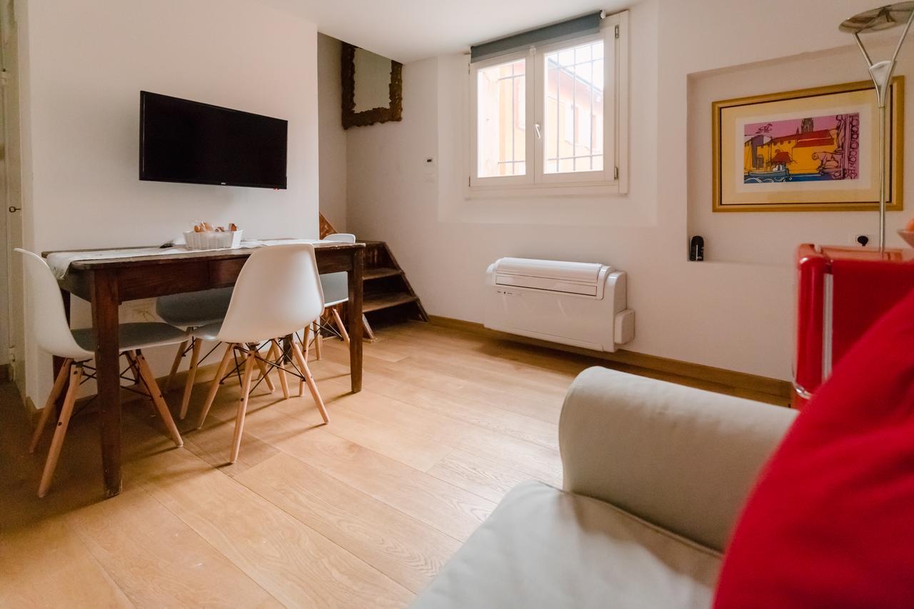 Historical And Luxury Apartment Bolonia Exterior foto