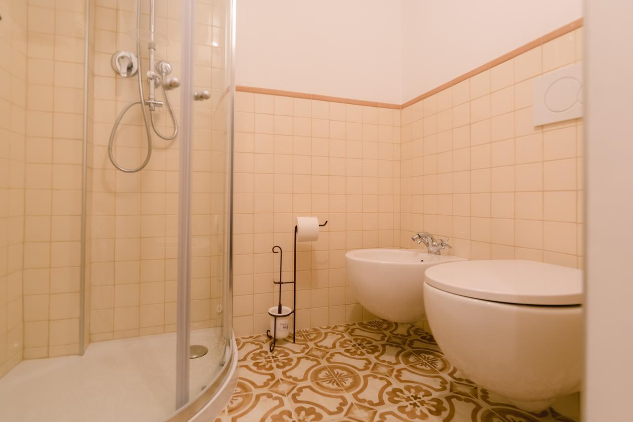Historical And Luxury Apartment Bolonia Exterior foto